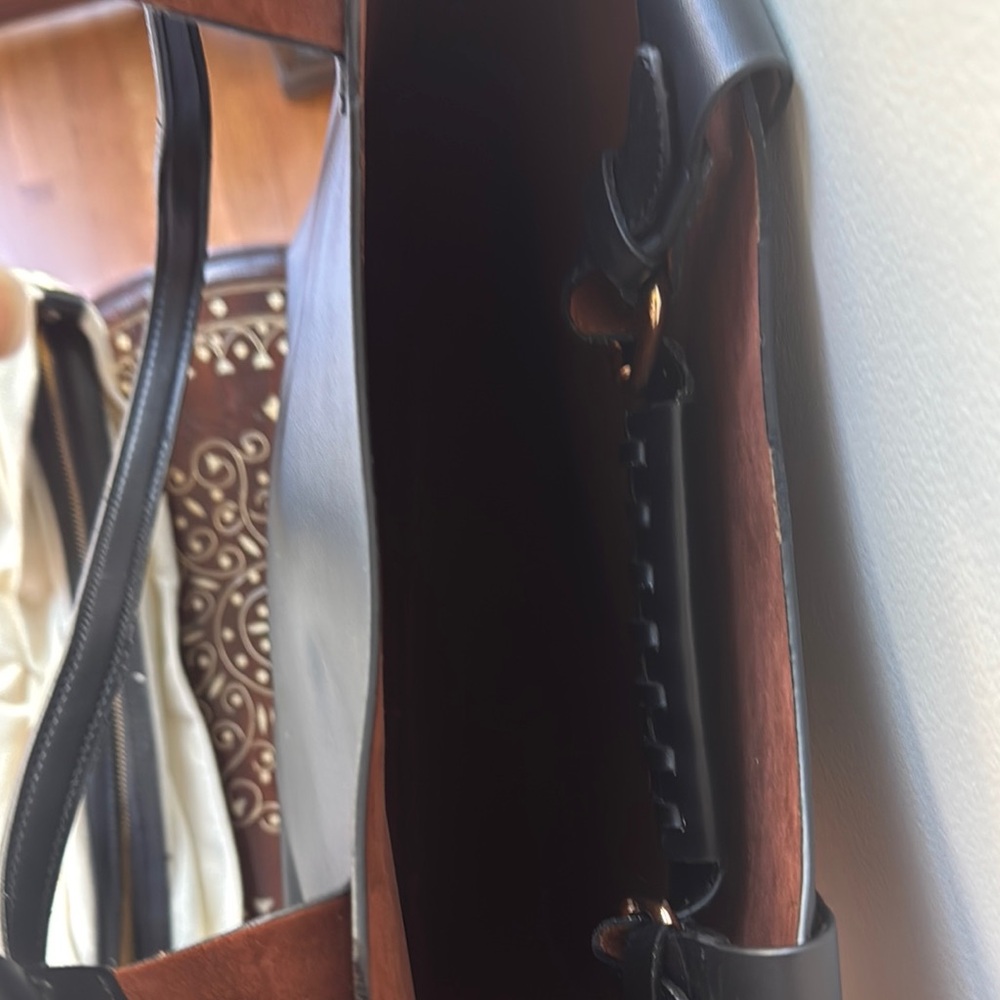 Elegant Black Tote with Leather Finish and Modern Design NWOT - Picture 6 of 6